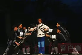 现代京剧《杜鹃山》在郑上演“女主角”令人瞩目图片