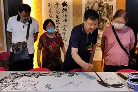 著名画家张培华倾力将中原山水的感知投射到画作上 成中原厚土文化的典型代表图片