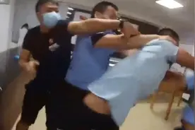 酒后开车被查两名男子竟然这样做，结果一个被刑拘一个被行拘！