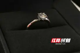 火车南站多奇葩事儿 多亏了这群“守护神”图片