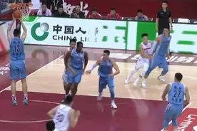 突发！曾繁日被驱逐出场，广东男篮内线告急形势不妙图片