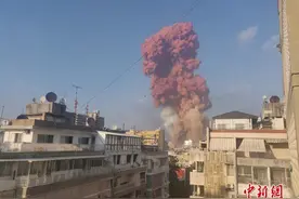 黎巴嫩首都港口区发生巨大爆炸 天上升起红色蘑菇云图片