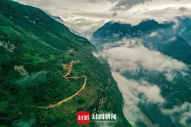 晨雾飘渺 看大渡河峡谷柔情｜图集图片