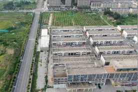 问政山东丨临沂某违建楼拆到一半拆不动了 执法局：处理此事的村书记辞职了图片