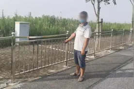 男子在上海马路上偷12片护栏用于家里装修，被刑拘图片