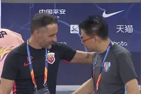 奥斯卡受伤，艾哈迈多夫是谜，明日战青岛，听听上港队主帅佩雷拉怎么说图片