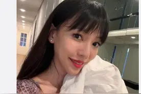 王力宏老婆李靓蕾怀抱儿子晒照 发文：“前世情人”图片