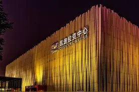 电竞观众返场：王者荣耀世冠决赛成首个恢复公开售票的电竞赛事图片