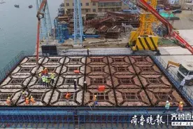 即墨：女岛港升级改造项目沉箱开始浇筑图片