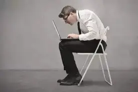 如何保护颈椎？3个动作练起来图片