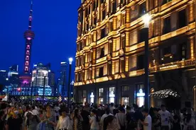 13盏新灯首亮！南京路步行街东拓段又添璀璨新夜景视频封面