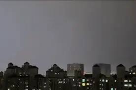 划破夜空！今夜魔都上空的闪电你拍到了吗？图片