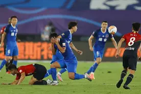 中超速递：张源危险动作被罚下 深圳痛失好局遭逆转图片