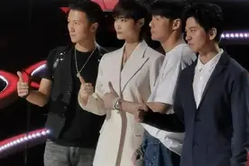 “好声音”史上最年轻导师阵容！李宇春李健李荣浩谢霆锋首次合体图片