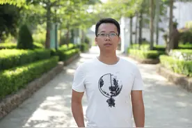清远85后弃几十万年收入返乡务农：不想让孩子成留守儿童图片