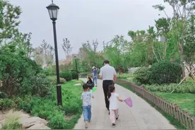 凉快还全免费！今夏一定要打卡的湖公园：挖沙呲水，拿网捞鱼，还有大草坪疯跑图片