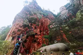 受暴雨天气影响 乐山大佛暂停开放游江项目和下佛脚游览图片