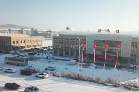发现身边的公益——辽源市南部新城多功能健身中心图片