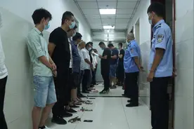 “专家”授课一盒胶囊7999元？这个团伙专骗老年人图片
