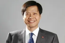 雷军分享创业经验：找人要三十次顾茅庐，重要关头多拍照视频封面