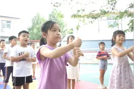 56秒丨节约粮食从娃娃抓起！德州幼儿园《悯农》手语操易学又入心图片