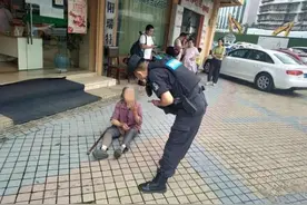 贵阳好心姑娘扶摔倒老人，最后哭着报警求助图片