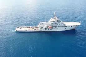 潜入深海！海军潜水员南海大深度潜水训练图片