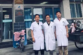 洛阳一男子街头心脏骤停 三位社区医生接力施救图片