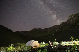 美景如画！俄罗斯索契夜晚银河璀璨图片