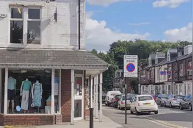 遍布全英的慈善商店中，20元的衣服有人买吗？图片