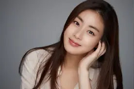 恋过玄彬、主演过《阳光姐妹淘》，韩国女星姜素拉将与圈外男友结婚图片