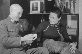 晚年隐居美国的宋美龄一把火烧了蒋介石的那封信……图片