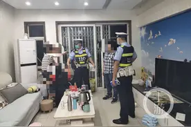 为给前女友送份忏悔书 男子爬上2楼阳台图片
