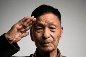 致敬老兵刘德厚：战场上只有一个念头，为了新中国的胜利，向前冲图片