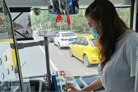 好消息！荥阳32条公交线可以刷支付宝乘车啦图片
