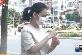 南昌：买“统一冰红茶”解暑 瓶口竟然有“泥巴” ？视频封面