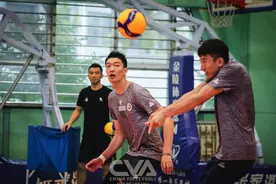 详解上海男排新赛季阵容变化，詹国俊因膝关节恢复不理想缺席图片