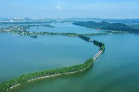 中建集团：未来五年投资两千亿 为湖北搭把手拉一把图片