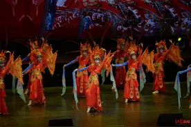 “金钟之星”艺术团今晚唱响成都 为抗击疫情、抢险救灾的逆行者们致敬图片
