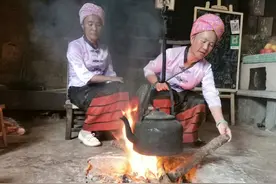 傣族大妈微信群里对山歌图片