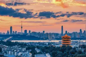 跨省游满月赴鄂游客增长超三倍，英雄城市武汉成旅游网红图片