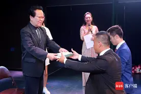 琼剧名家陈育明海口收徒 发挥老艺术家“传帮带”作用图片