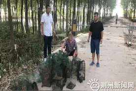 竟敢在长江摆地笼阵 石首警方抓现行图片