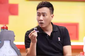 玩得认真却被康康九儿吐槽表现一般？胡军：没想到回家还要聊游戏图片