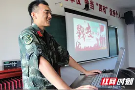 武警常德支队：退伍前老兵与战友们分享趣事、经验和感悟图片