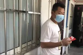 一天送餐爬300级台阶！烈日之下给老人送餐上门，“辛苦也有小确幸！”图片