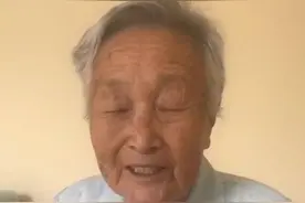 精通多国语言爱喝冰水的93岁老太太图片