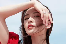 吉普赛女郎！刘诗诗海边红裙大片 踮脚似起舞图片