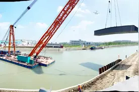 钢结构首吊成功，临洮路项目步入主桥施工新阶段图片