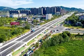 芙蓉大道快改（湘潭段）项目昭华路跨线桥主桥完工图片